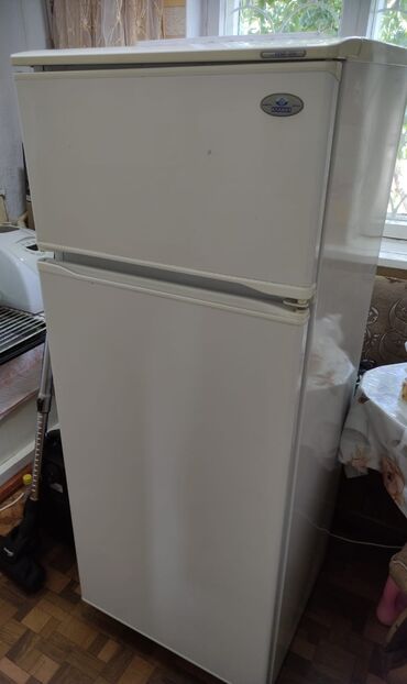 бытовая техника на кухне: Холодильник Atlant, Б/у, Двухкамерный