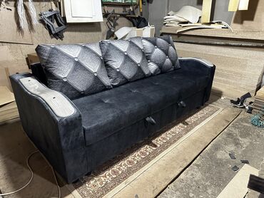 Угловые диваны: Диван мустанг с подушкой. Новый раздвижной диван. Размеры: с наружи — 3