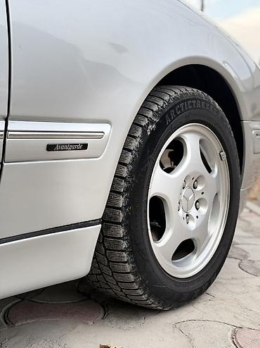 версо авенсис: Mercedes-Benz E-Class: 2001 г., 2.6 л, Автомат, Бензин, Седан — 3