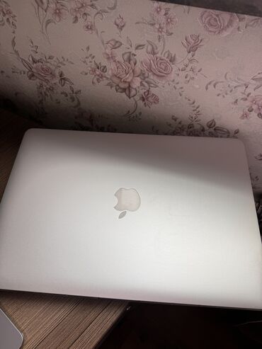 макбуки: MacBook Pro ( Renita 15-inch, Mid 2015). Используется с 2015 года