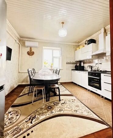 продаются полдом пишпек: Үй, 200 кв. м, 4 бөлмө, Менчик ээси, Евро оңдоо