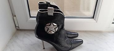 qadinlar: Qadın qısa çəkmələri – itiuclu burun, nazik metal stilettos daban — 1