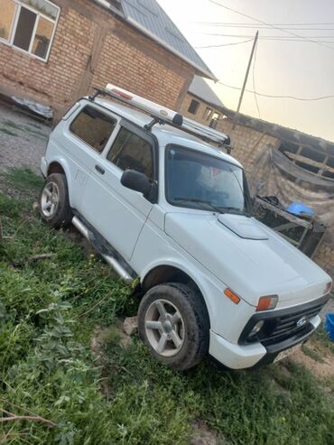 ВАЗ (ЛАДА): ВАЗ (ЛАДА) 4x4 Нива: 2014 г., 1.6 л, Механика, Бензин, Седан