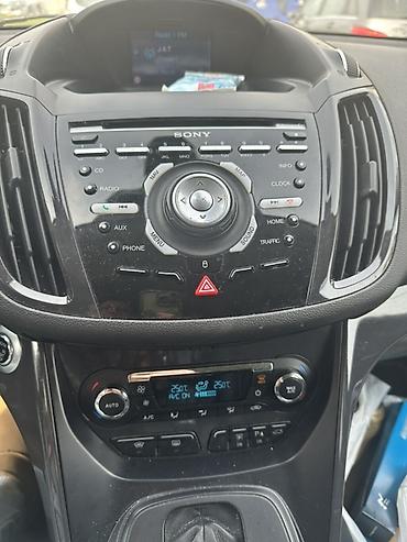 Ford: Ford – kompaktni SUV/krosover, enterijer - Kožni multifunkcionalni — 5
