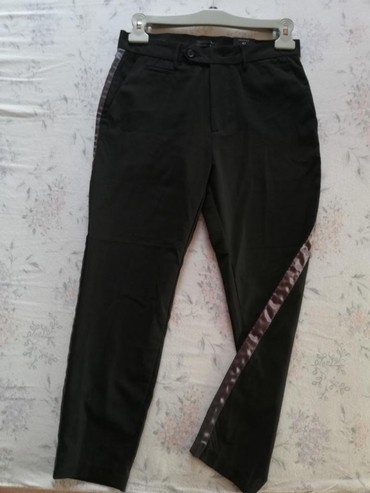 Muška odeća | Sremska Kamenica: Prodajem nove muske Caliope cropped pantalone 42 velicina. Poluobim