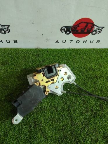 Другие детали кузова: Замок двери TOYOTA Vitz SCP10 1SZ-FE 1999 (б/у)