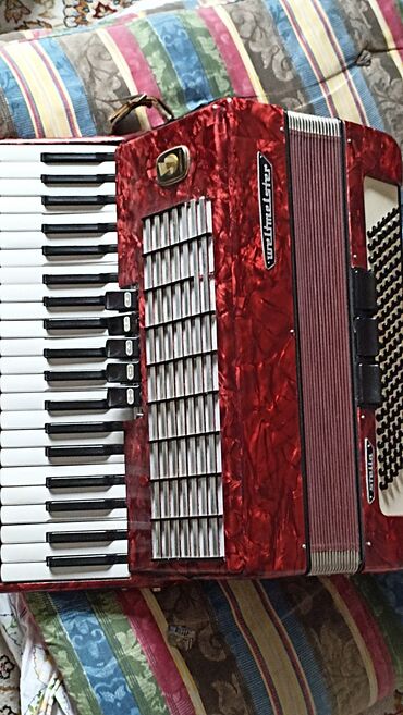 аккордеон германской: Продаю аккордеон Weltmeister, "полный" размер - 24 клавиши, 6 басовых