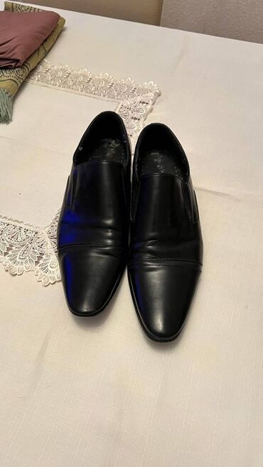 first class çay qiymeti: Razmer 41. Qiymət 15 azn