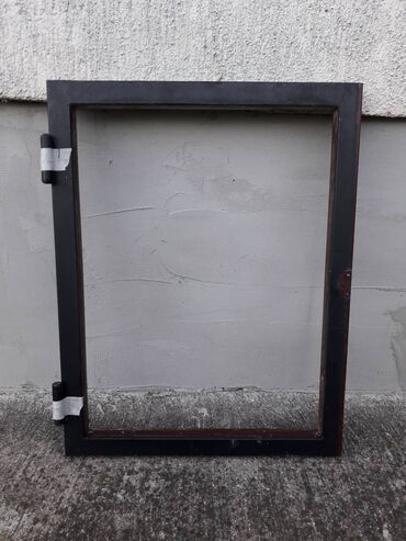 konac za heklanje: Metalni prozor Metalni okvir za prozor sa šarkama. Dimenzije