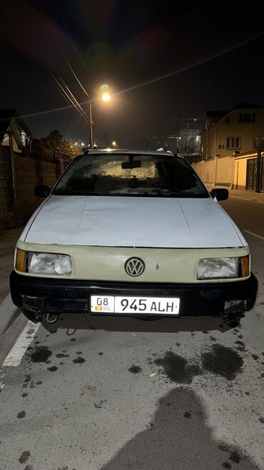 Volkswagen: Volkswagen Passat: 1990 г., 1.8 л, Механика, Бензин, Универсал