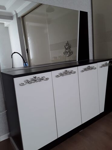 стеклянный стол на кухню купить: İşlənmiş, Güzgülü