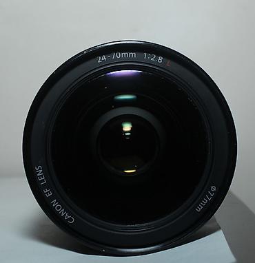 ev zengi: Canon EF 24-70mm f/2.8 L USM obyektiv 1ci nəsil - Fokal məsafə: 24–70 — 4