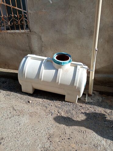 Baklar və çənlər: Bak, Plastik, 500 l l