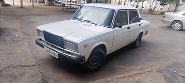 lada diskleri: Model: LADA (VAZ) 2107 Kuzov: sedan, ağ rəng Yanacaq: benzin Sürətlər — 5