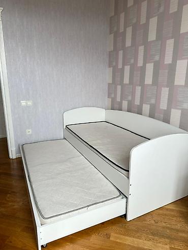 islenmis masalar: Oğlan və qız üçün, İşlənmiş, 2 təknəfərlik çarpayı, Yazı masası, Termo — 4
