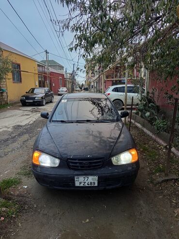 Hyundai: Hyundai Elantra: 2 l | 2003 il Hetçbek