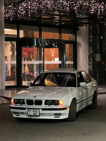 рассрочкага машина алам: BMW 5 series: 1993 г., 3 л, Механика, Бензин, Седан