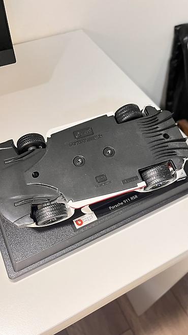 Модели автомобилей: Продаю модель Bburago 1:24 Porsche 911 RSR GT. Оригинал — 7