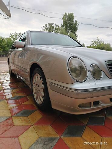 Mercedes-Benz: Mercedes-Benz E 240: 2.6 l | 2000 il Sedan — 9