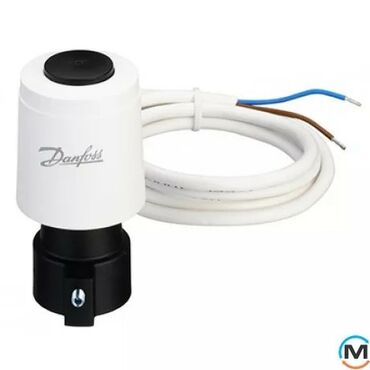 ванна на ножках: Danfoss termomühərrik (aktuator) – döşəmə isitmə və radiator