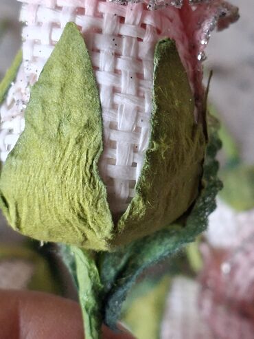 Süni güllər: Dekorativ mini çiçək dəstəsi – toxuma fakturalı qızılı simli parıltılı — 5