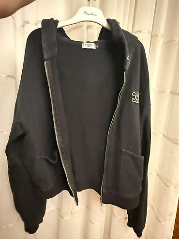 sweatshirt azerbaycan dilinde: Jaket ve t-shirt her ikisi 8 azn-dir. T-shirt S jaket ise L razmerdir — 1