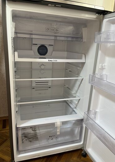 ucuz soyuducu satisi: Новый Двухкамерный Samsung Холодильник Продажа, цвет - Серебристый