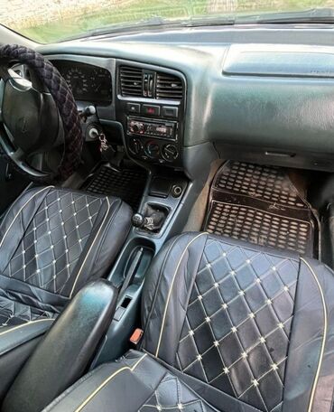 автомобиль ниссан: Nissan Primera: 1996 г., 1.6 л, Механика, Бензин, Седан