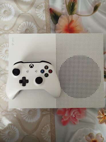 Xbox one S Təmiz Çox Az İşlənib