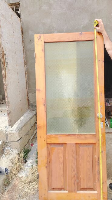 Otaq qapıları: Otaq qapıları (4 ədəd standart otaq qapısı) (2 ədəd sanitar qovşağı