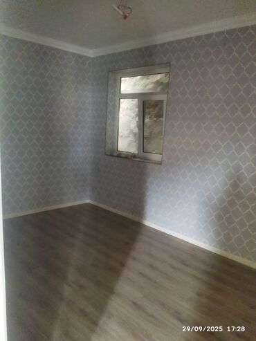 Uzunmüddətli kirayə mənzillər: Ev satlir Bayil Dünya Market yani 1 Otaq Yola 20 deq yaxin 50000azn — 16