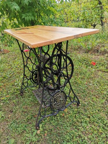 Nameštaj: Singer sto unikatni retro 39*90 cm daska ručni rad visina stola 73 cm