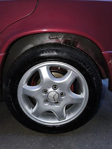 mercedes benz e250: Salam . mercedeS w 202 sport diski tekerle bir yerde satilir diskler — 5