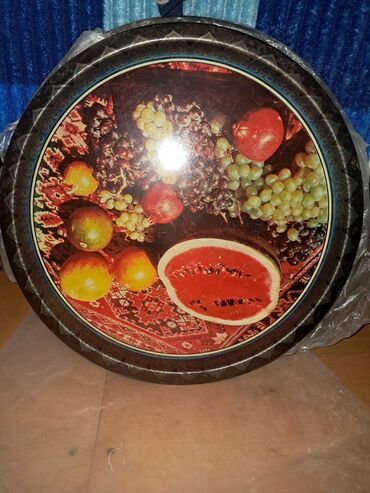 sevgililer gunu ucun tort: Dairəvi plastik sini/tray - Material: möhkəm plastik - Rəng: üst