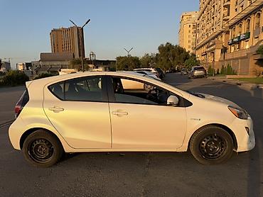 corolla 2016: Toyota Aqua: 2016 г., 1.5 л, Вариатор, Гибрид, Хэтчбэк — 2