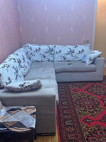 nzs de satilan heyet evleri: Xırdalan şəhəri H.Əliyev pr. kirayə mənzil verilir. 2/2 mərtəbəsi, 2 — 6