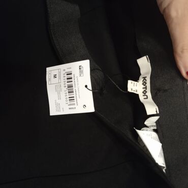 Ətəklər: Koton markası Yenidir, etiketi üzərində Ölçüsü : M Ölçüsü səhv — 8