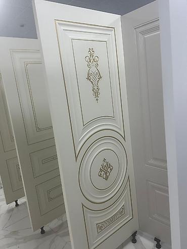 ucuz perde: Klassik dizaynlı daxili qapılar – dekorativ oyma və qızılı naxışlarla — 4