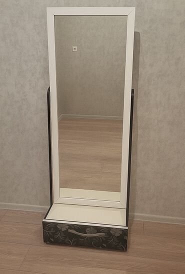 resm seti: Güzgü Döşəmə üstü, Düzbucaqlı, Naxışlı