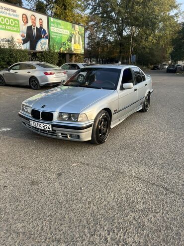 BMW: BMW 3 Series E36 sedan, gümüş rəng. - Kuzov: 4 qapı, M3 üslubunda yan — 1