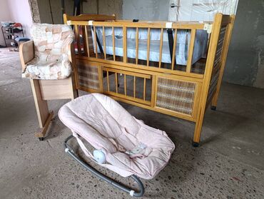 Другие товары для детей: Детская кровать,качалка и стульчик в хорошем состоянии.За всё 2000 с