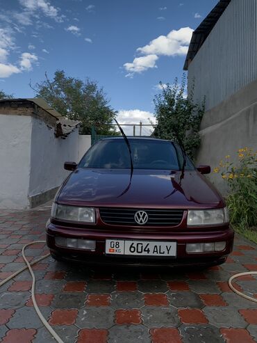 Volkswagen: Volkswagen : 1993 г., 1.8 л, Механика, Бензин, Седан