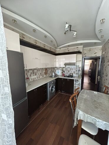 saray qəsəbəsi ev: Xırdalan, 3 otaqlı, Köhnə tikili, 86 kv. m