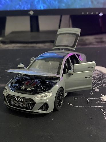 Искусство и коллекционирование: Модель автомобиля Audi RS 7 Sportback с подсветкой - Масштабный — 3