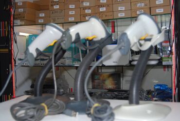 Barkod oxuyucular, skanerlər: Simbol 35 azn 
Zebra 45 azn 
Datalogic 50azn — 17