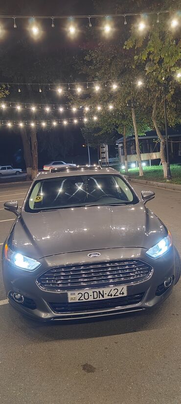 Ford: Ford Fusion sedan - Kuzov: 4 qapılı sedan, tünd boz rəng - Mühərrik — 1