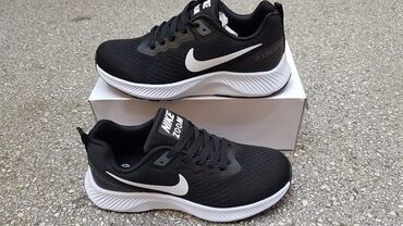 Women's Sneakers and athletic shoes: Nike Zoom
Brojevi 36 do 41 — 3