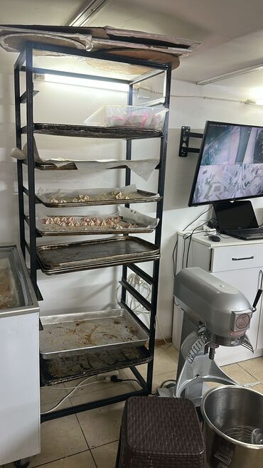 ət çəkən maşın satılır: Tepsi qoymaq ucun stellaj satilir.Problemi yoxdur Qiymət 150 azn