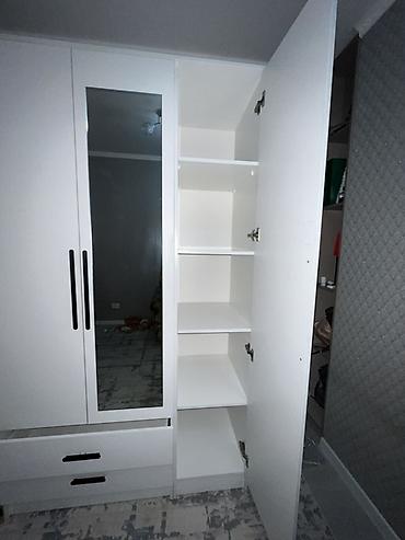 standing mirror: Скидки! Скидки!💥 район: ТЦ:Бум, Филармония Белый трехдверный — 1