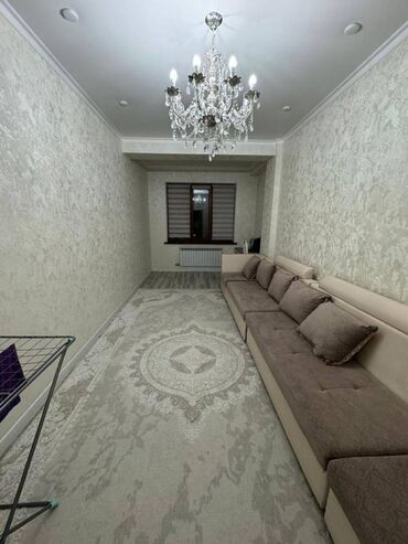 продаю 2х команатную квартиру в 7 мкр: 2 бөлмө, 74 кв. м, Элитка, 9 кабат, Евроремонт